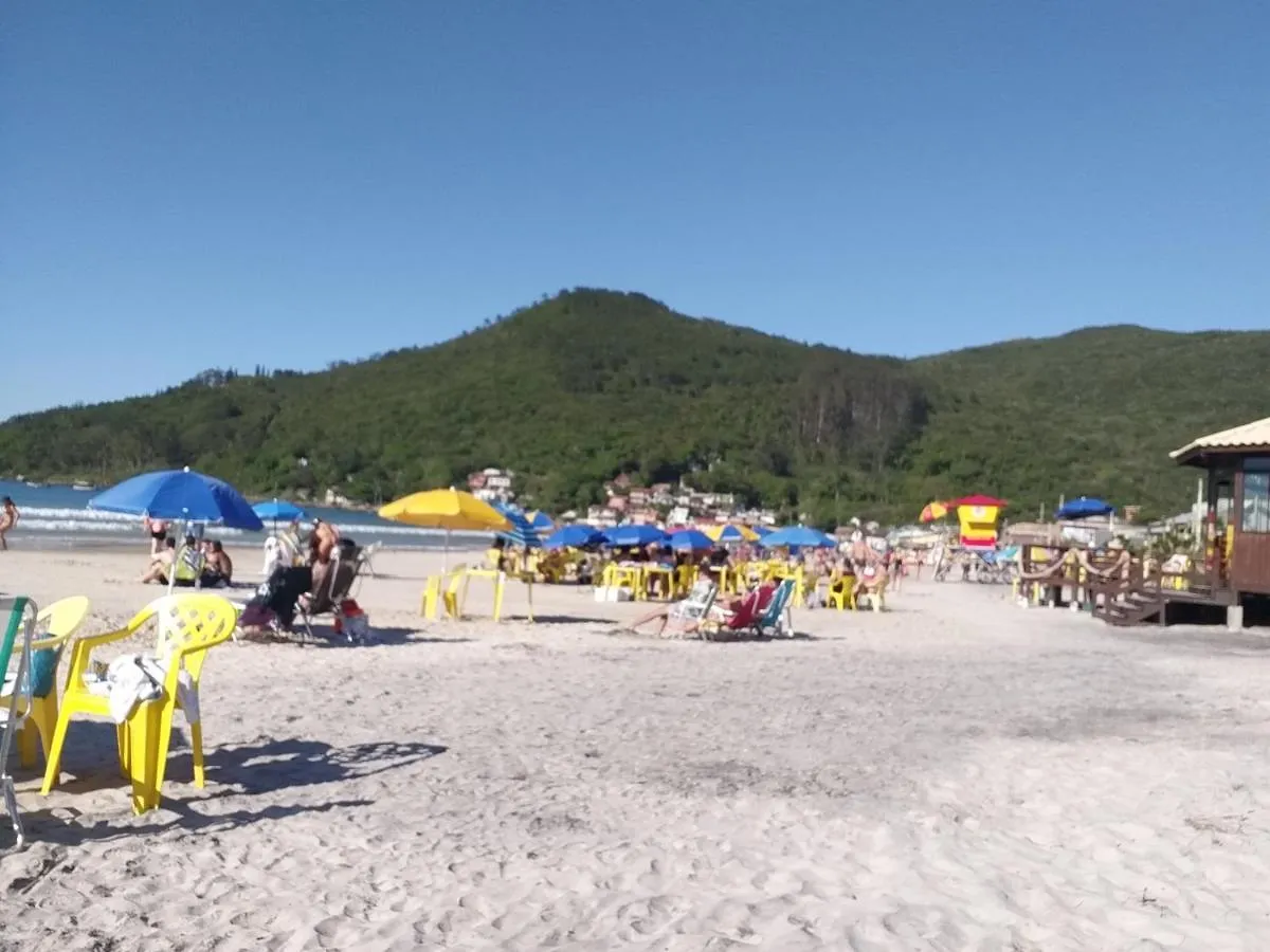 Casa Pé na Areia Frente ao Mar do Pântano do sul!! Vila Florianópolis